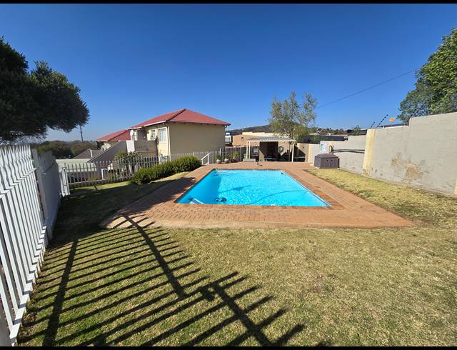 2 BEDROOM SECTIONAL TITLE FOR SALE IN MEYERSDAL
